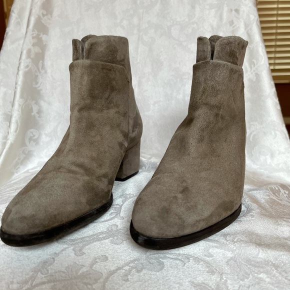 Sesto Meucci Taupe suede booties brand new - Picture 1 of 10